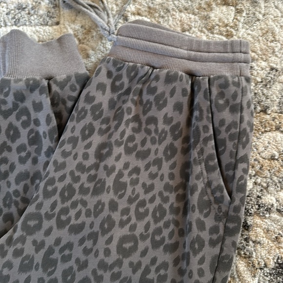 Paper Crane Leopard Print Sweatpants - Picture 2 of 8